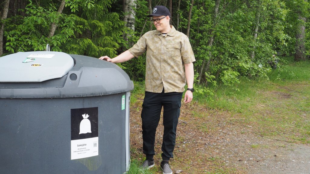 Kuvassa Jätekukon palvelusuunnittelija Mikko Laakso.